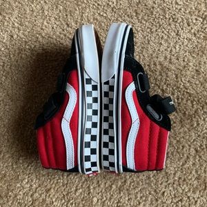 Off The Wall Vans red, black and white checkered